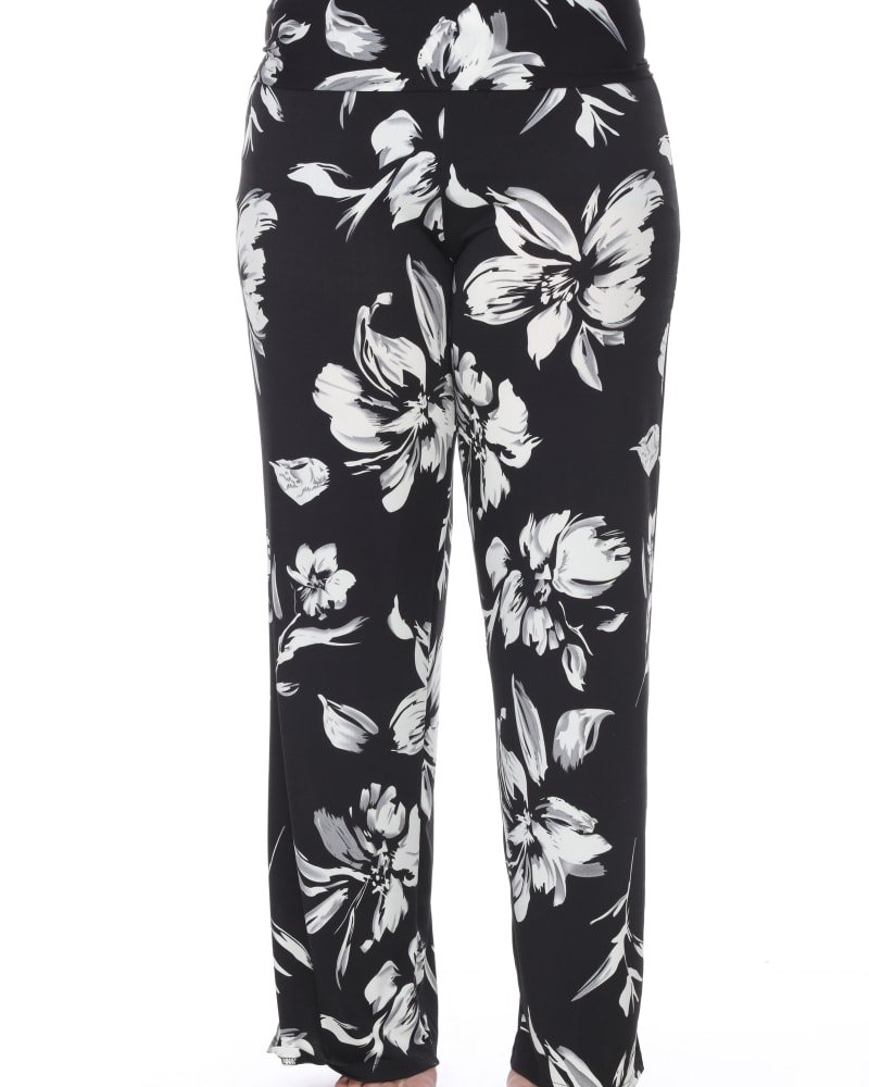 Front of a model wearing a size 4X Flower Print Palazzo Pants in Black by White Mark. | dia_product_style_image_id:247069